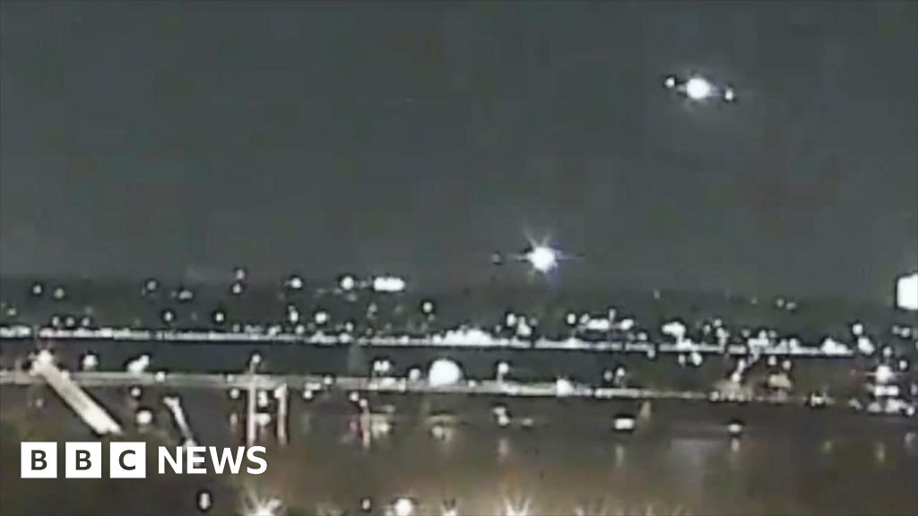 Search for survivors after passenger jet and helicopter collide in DC