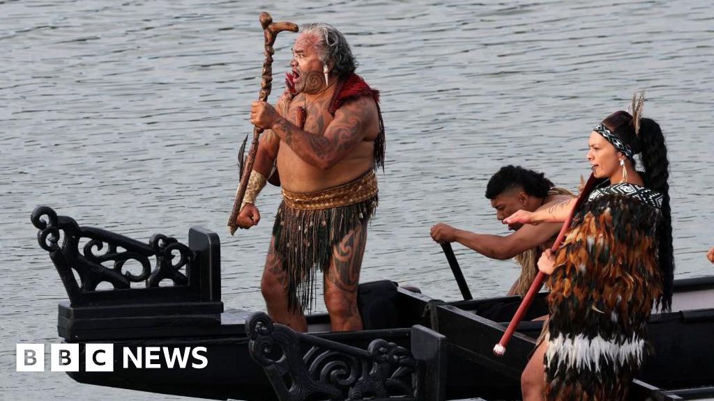 Thousands gather in NZ as Mฤori rights in focus