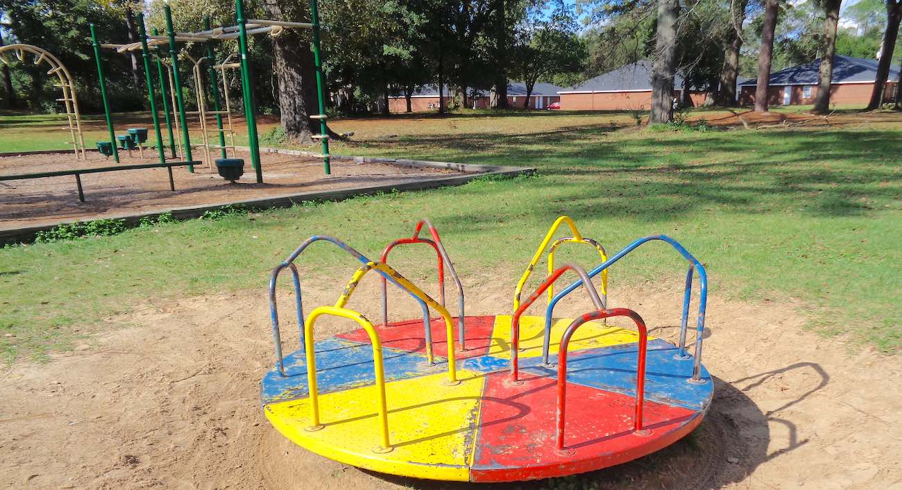 Dutch Bring Back Risky PlayโParks Where Kids Climb, Sword-fight with Sticks and Build with Hammers