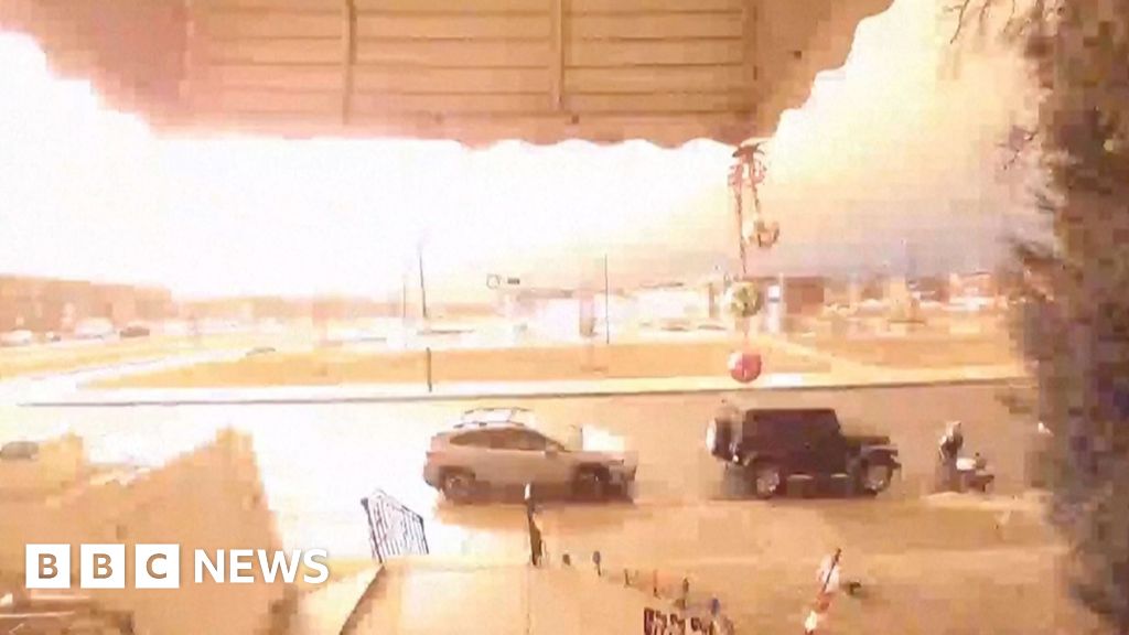 Doorbell cameras capture moment of Philadelphia jet crash
