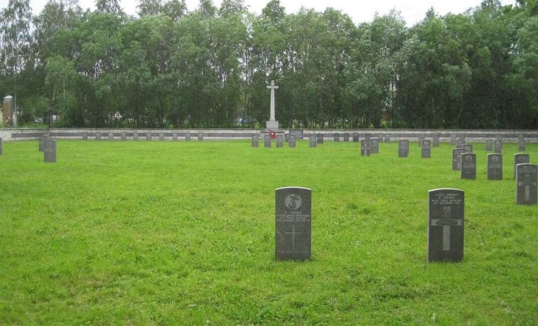 Sense of Honor Transcends Western Tensions with RussiaโTending Graves Together and Welcoming Cosmonauts