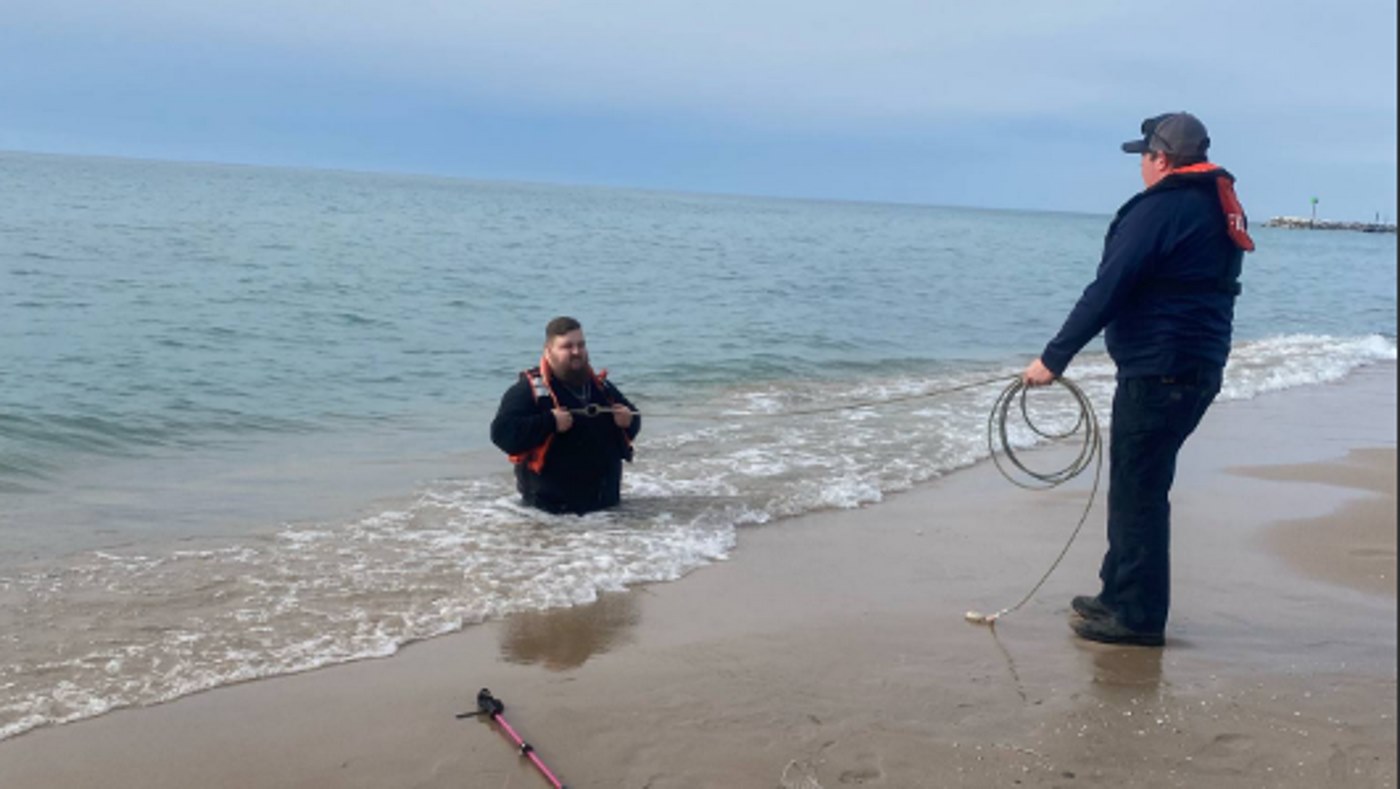Man Gets Stuck in Lake Michigan Quicksand and Comes Out with New girlfriend