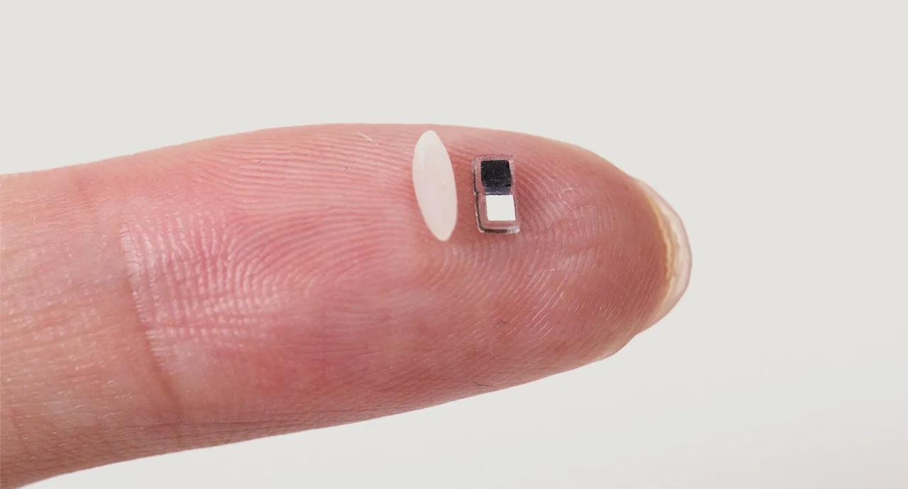 World’s Smallest Pacemaker is Made for Newborns, Activated by Light, and Requires No Surgery