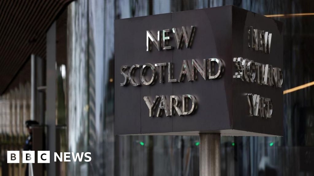 Eight men arrested in two separate anti-terror operations, Met police says