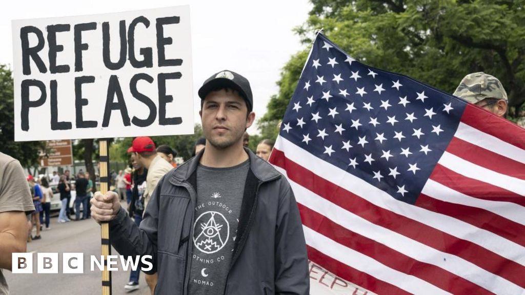South Africa criticises US plan to accept white Afrikaners as refugees