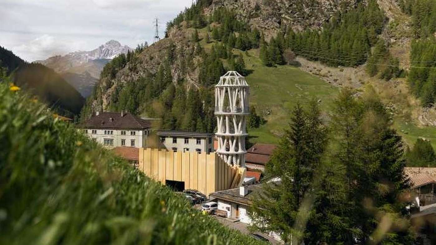 World’s Tallest 3D-Printed Structure Rises 4 Stories into the Air Like a Wedding Cake, Inspired by Local Bakeries