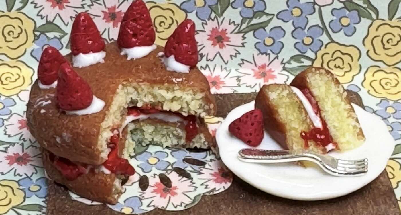 12-Year-old Girl Earns Thousands Crafting Tiny Doll House Decorations for Hobbyists Who Love her Talent