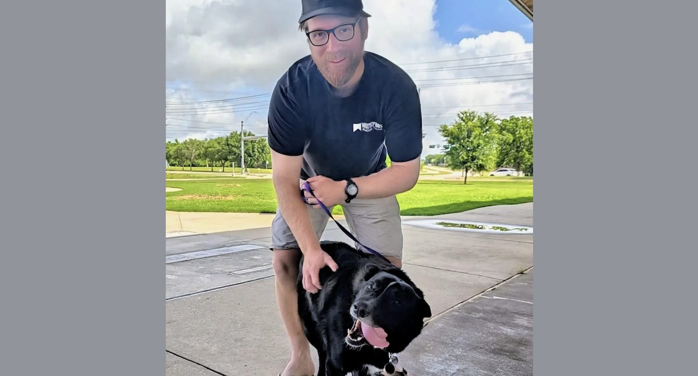 Texas Mailman Adopts Beloved Dog from His Old Route After its Vietnam Veteran Owner Passes Away