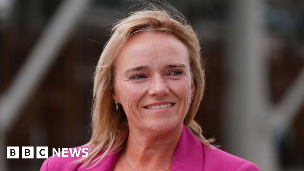 NHS Fife tribunal over nurse’s changing room row with trans doctor to resume