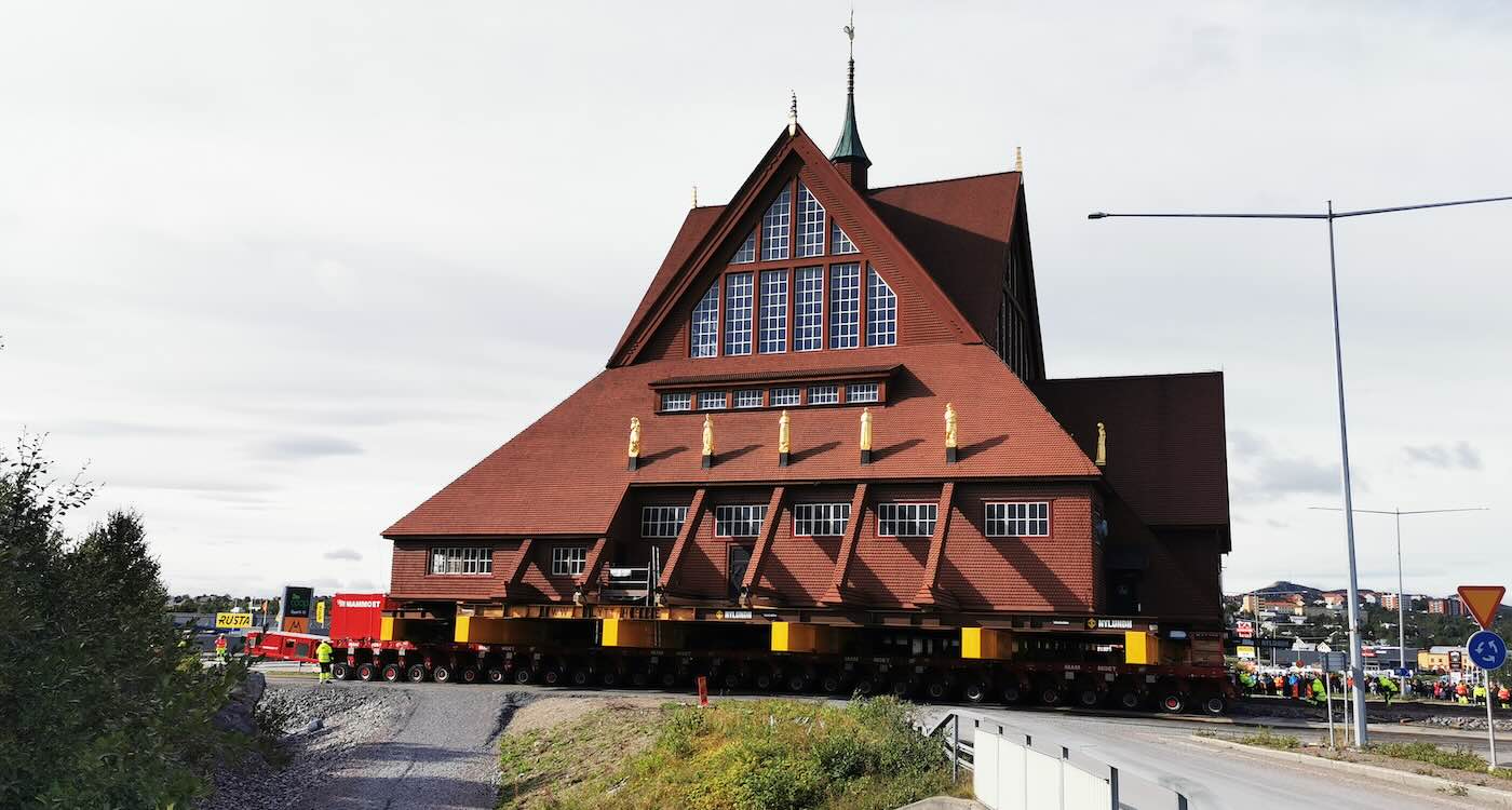 Historic Church – All 672 Tons – Is Being Moved Down the Road in Arctic Town