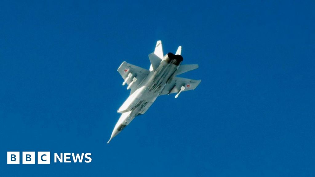 Estonia seeks urgent Nato consultation after Russian jets violate airspace