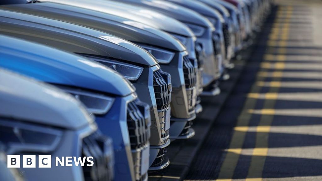 Average payouts of ยฃ700 per claim under compensation plans