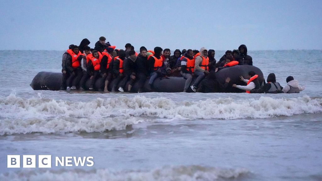 Two military sites named as ministers aim to close asylum hotels